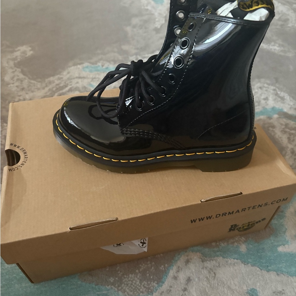 Dr. Martens Black Patent Lamper 1460 Boots